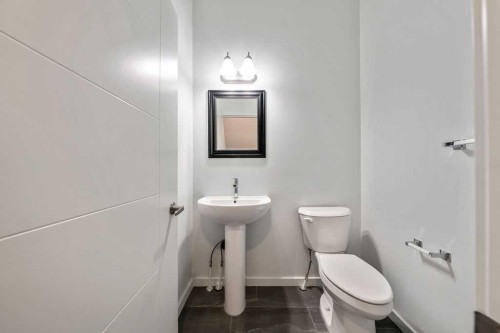 401 Strathcona Circle, Strathmore, AB - Indoor Photo Showing Bathroom