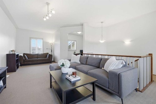 4014 Patricia Landing Sw, Calgary, AB - Indoor Photo Showing Living Room