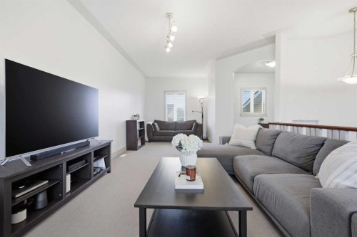 4014 Patricia Landing Sw, Calgary, AB - Indoor Photo Showing Living Room