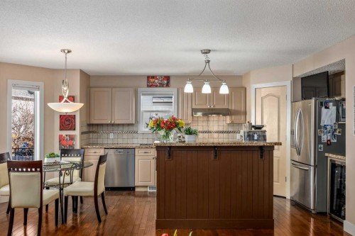 15 Valley Brook Circle Nw, Calgary, AB - Indoor Photo Showing Other Room