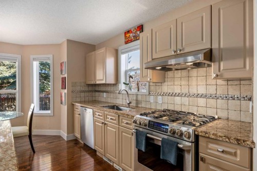 15 Valley Brook Circle Nw, Calgary, AB - Indoor Photo Showing Kitchen With Upgraded Kitchen