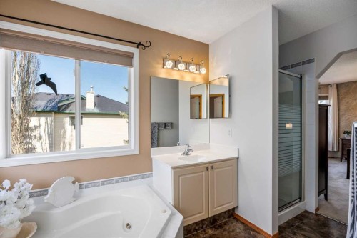 15 Valley Brook Circle Nw, Calgary, AB - Indoor Photo Showing Bathroom