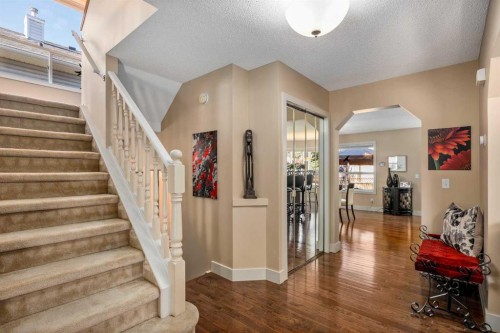15 Valley Brook Circle Nw, Calgary, AB - Indoor Photo Showing Other Room