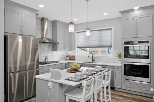31 Lucas Boulevard Nw, Calgary, AB - Indoor Photo Showing Kitchen With Upgraded Kitchen