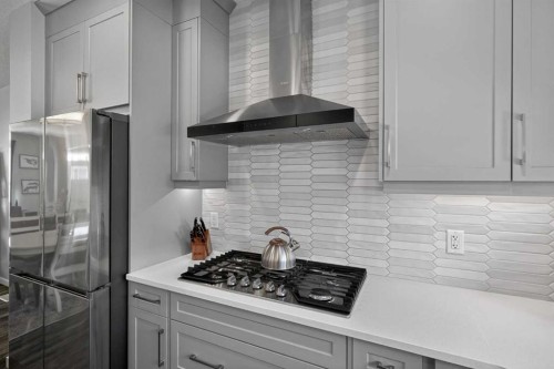 31 Lucas Boulevard Nw, Calgary, AB - Indoor Photo Showing Kitchen With Upgraded Kitchen