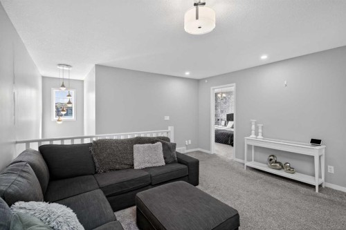 31 Lucas Boulevard Nw, Calgary, AB - Indoor Photo Showing Living Room