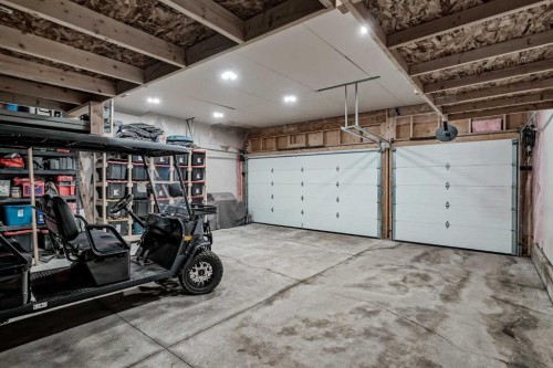 31 Lucas Boulevard Nw, Calgary, AB - Indoor Photo Showing Garage