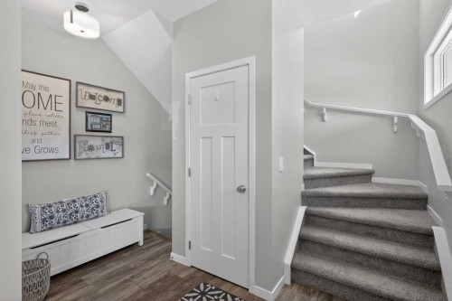 31 Lucas Boulevard Nw, Calgary, AB - Indoor Photo Showing Other Room