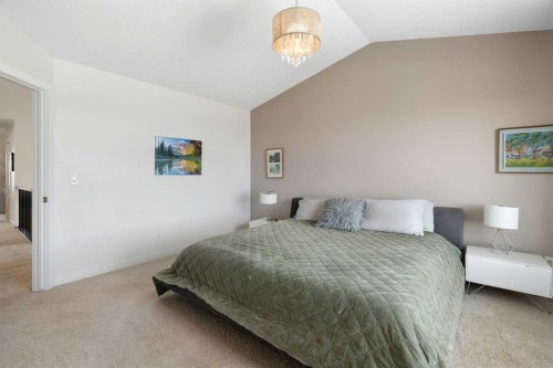 61 Cougar Ridge Cove Sw, Calgary, AB - Indoor Photo Showing Bedroom
