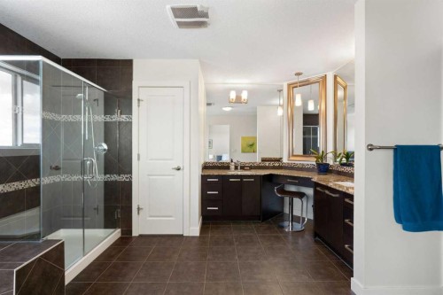61 Cougar Ridge Cove Sw, Calgary, AB - Indoor Photo Showing Bathroom
