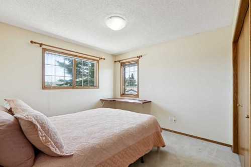 111 Scenic Ridge Court Nw, Calgary, AB - Indoor Photo Showing Bedroom
