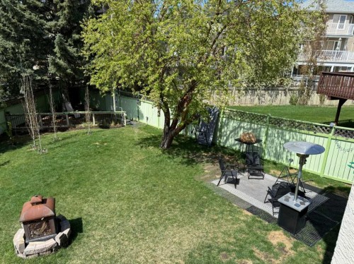 111 Scenic Ridge Court Nw, Calgary, AB - Outdoor With Backyard