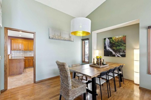111 Scenic Ridge Court Nw, Calgary, AB - Indoor Photo Showing Dining Room