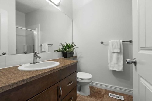 1-164 Rockyledge View Nw, Calgary, AB - Indoor Photo Showing Bathroom
