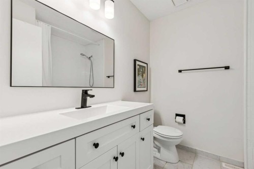 52 Beddington Circle, Calgary, AB - Indoor Photo Showing Bathroom