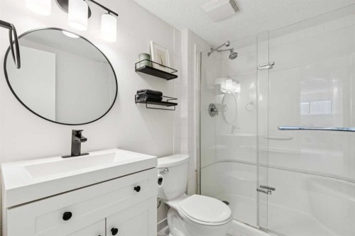 52 Beddington Circle, Calgary, AB - Indoor Photo Showing Bathroom