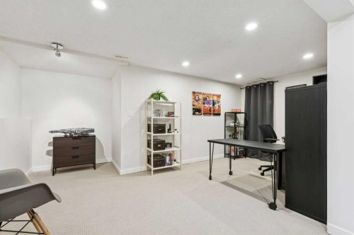 52 Beddington Circle, Calgary, AB - Indoor