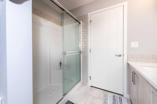 116-4350 Seton Drive Se, Calgary, AB - Indoor Photo Showing Bathroom