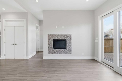 2052 46 Avenue Sw, Calgary, AB - Indoor Photo Showing Living Room With Fireplace