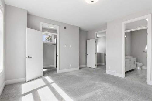 2052 46 Avenue Sw, Calgary, AB - Indoor