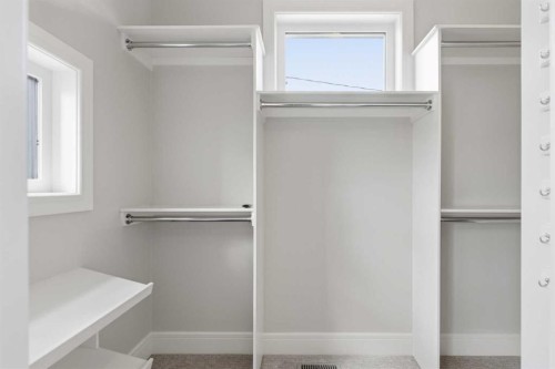 2052 46 Avenue Sw, Calgary, AB - Indoor With Storage