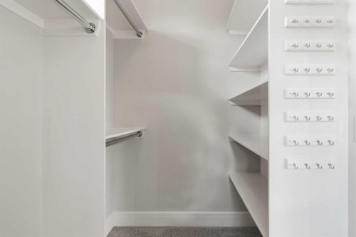 2052 46 Avenue Sw, Calgary, AB - Indoor With Storage