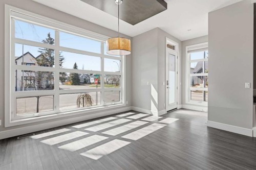 2052 46 Avenue Sw, Calgary, AB - Indoor Photo Showing Other Room