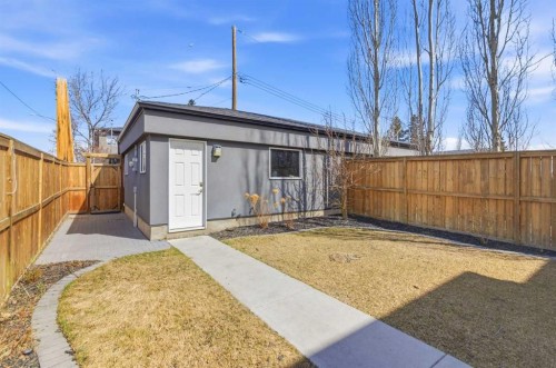 2052 46 Avenue Sw, Calgary, AB - Outdoor