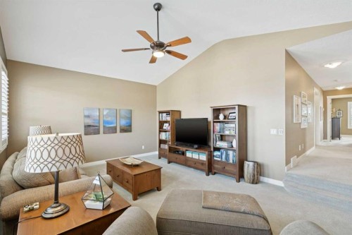 325 Evanspark Circle Nw, Calgary, AB - Indoor Photo Showing Living Room