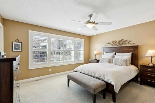325 Evanspark Circle Nw, Calgary, AB - Indoor Photo Showing Bedroom