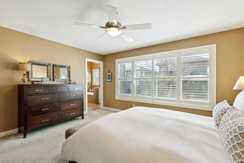 325 Evanspark Circle Nw, Calgary, AB - Indoor Photo Showing Bedroom