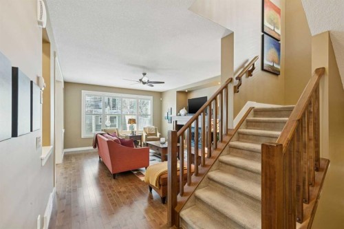 325 Evanspark Circle Nw, Calgary, AB - Indoor Photo Showing Other Room