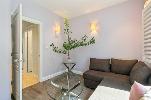 367 Discovery Place Sw, Calgary, AB - Indoor Photo Showing Living Room