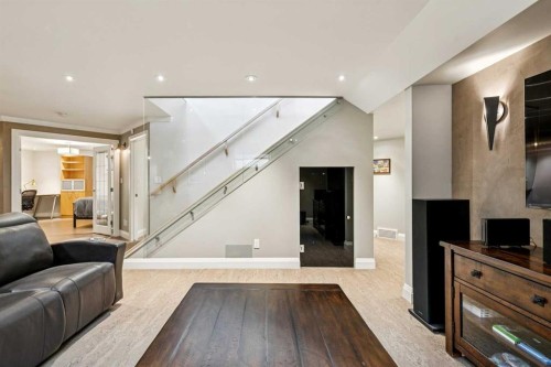 367 Discovery Place Sw, Calgary, AB - Indoor