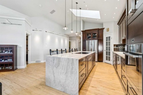 367 Discovery Place Sw, Calgary, AB - Indoor Photo Showing Kitchen With Upgraded Kitchen