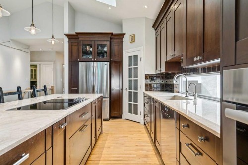 367 Discovery Place Sw, Calgary, AB - Indoor Photo Showing Kitchen With Upgraded Kitchen