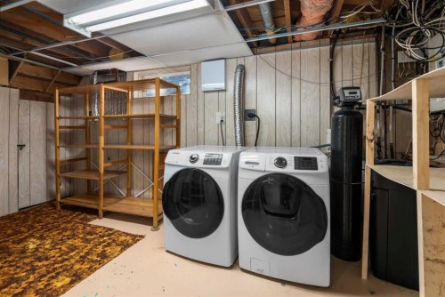 803 94 Avenue Sw, Calgary, AB - Indoor Photo Showing Laundry Room