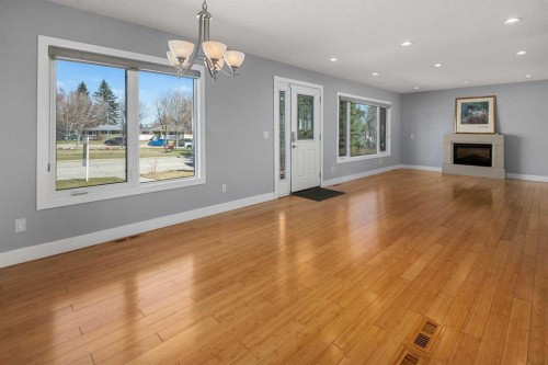 803 94 Avenue Sw, Calgary, AB - Indoor