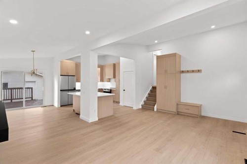 212 Queen Anne Road Se, Calgary, AB - Indoor