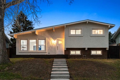 212 Queen Anne Road Se, Calgary, AB - Outdoor