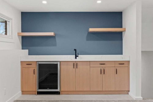 212 Queen Anne Road Se, Calgary, AB - Indoor Photo Showing Other Room