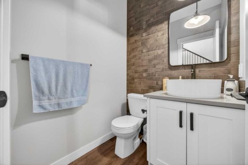 10 Bishop Circle, Carstairs, AB - Indoor Photo Showing Bathroom