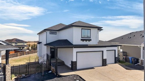 10 Bishop Circle, Carstairs, AB - Outdoor