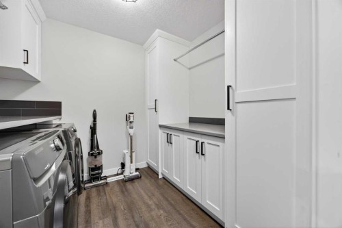 10 Bishop Circle, Carstairs, AB - Indoor Photo Showing Laundry Room
