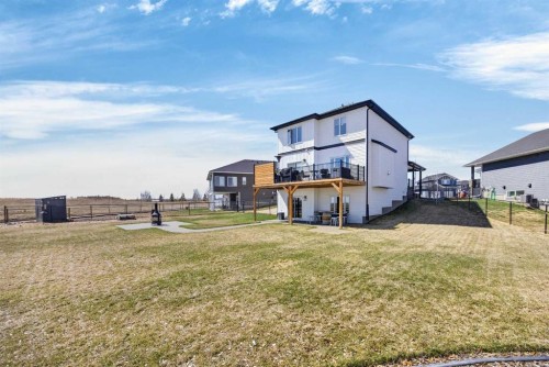 10 Bishop Circle, Carstairs, AB - Outdoor