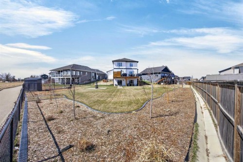 10 Bishop Circle, Carstairs, AB - Outdoor
