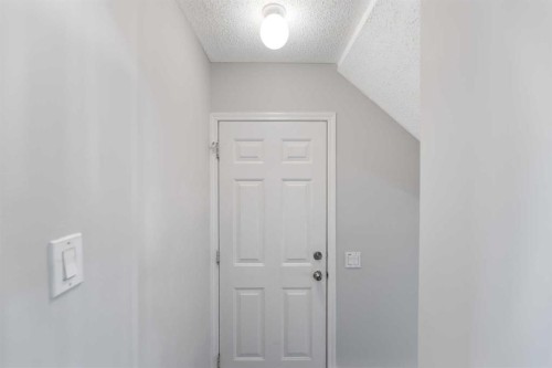 248 Taracove Road Ne, Calgary, AB - Indoor Photo Showing Other Room