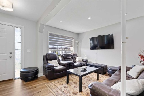 248 Taracove Road Ne, Calgary, AB - Indoor Photo Showing Living Room