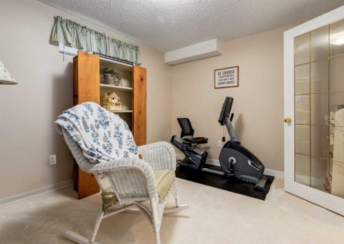 83 Gleneagles Close, Cochrane, AB - Indoor