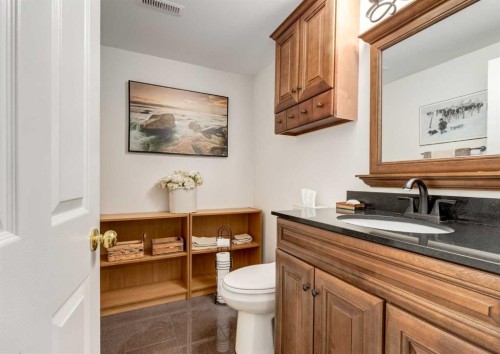 83 Gleneagles Close, Cochrane, AB - Indoor Photo Showing Bathroom